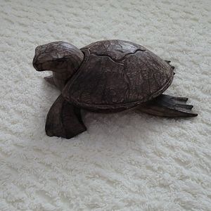 🌻BOGO 🌻Wooden turtle candleholder